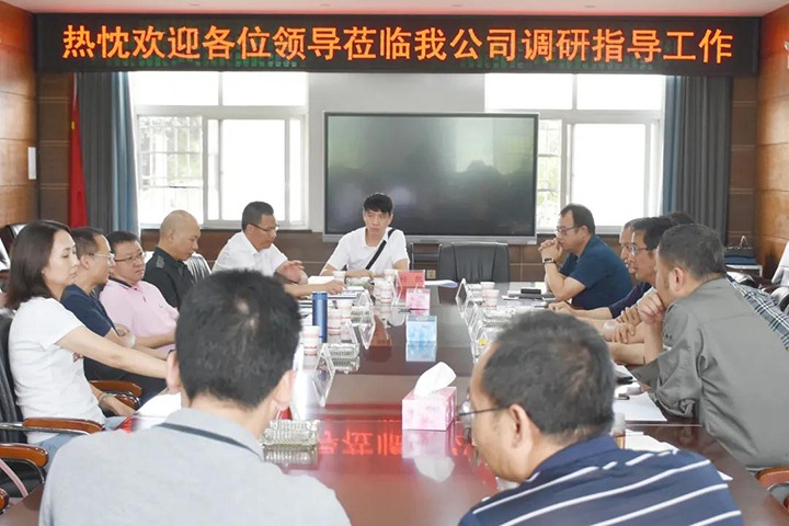开远市委副书记、市长解凌云一行赴曲煤焦化、先锋化工调研