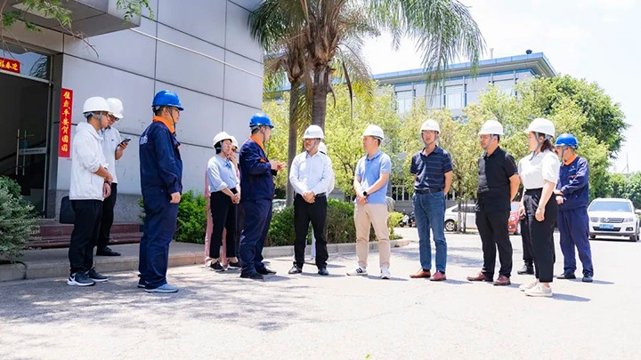 【意昂体育 | 智能运动新世代的引领者简讯】红河州工信局到解化化工分公司调研｜金发煤业公司开展“美好生活·民法典相伴”宣传活动｜镇雄煤业公司开展献血活动