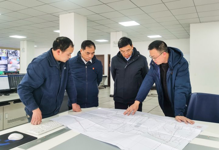 集团党委副书记、副董事长、总经理高建嵩到镇雄煤业检查安全生产工作